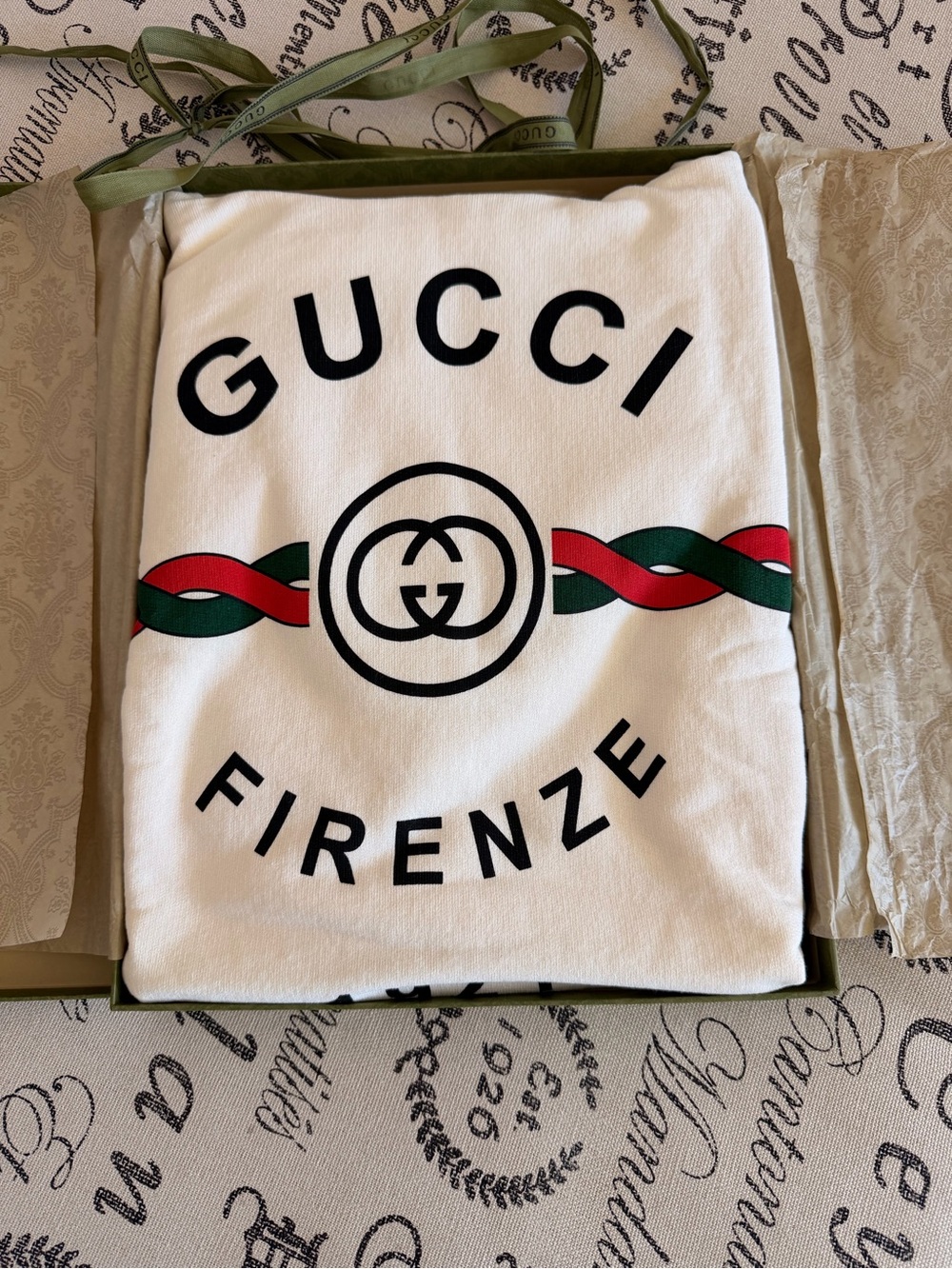GUCCI Unisex Sweater - Brand New, with original packaging